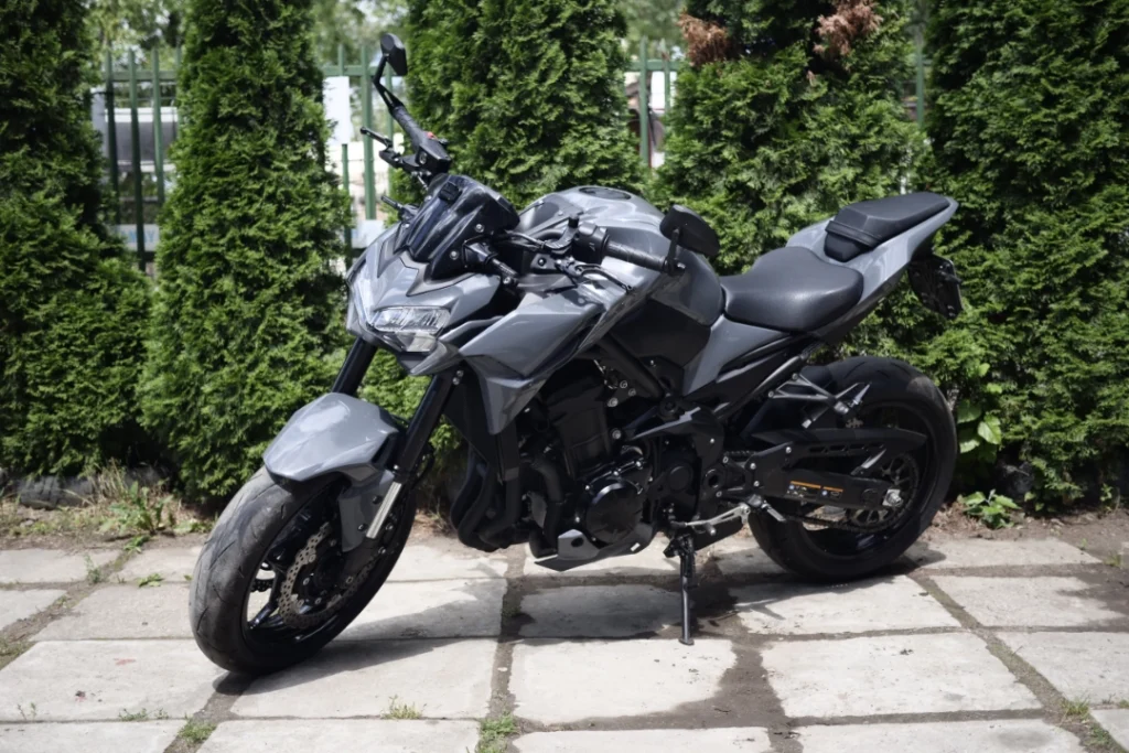 Kawasaki Z900 2024 – 2 500 km, limitowane malowanie, gwarancja, tuning